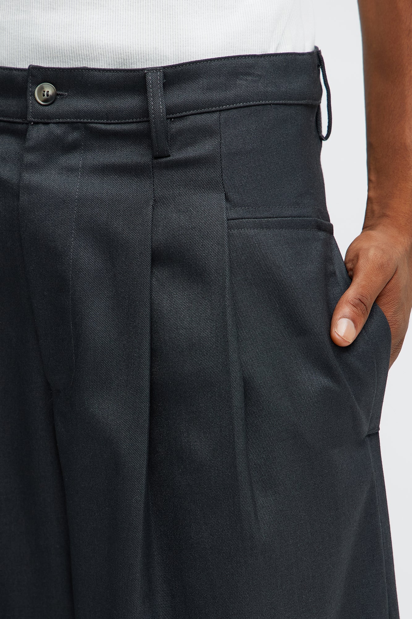 Baggy Pleated Street Car Trouser Short - Charcoal