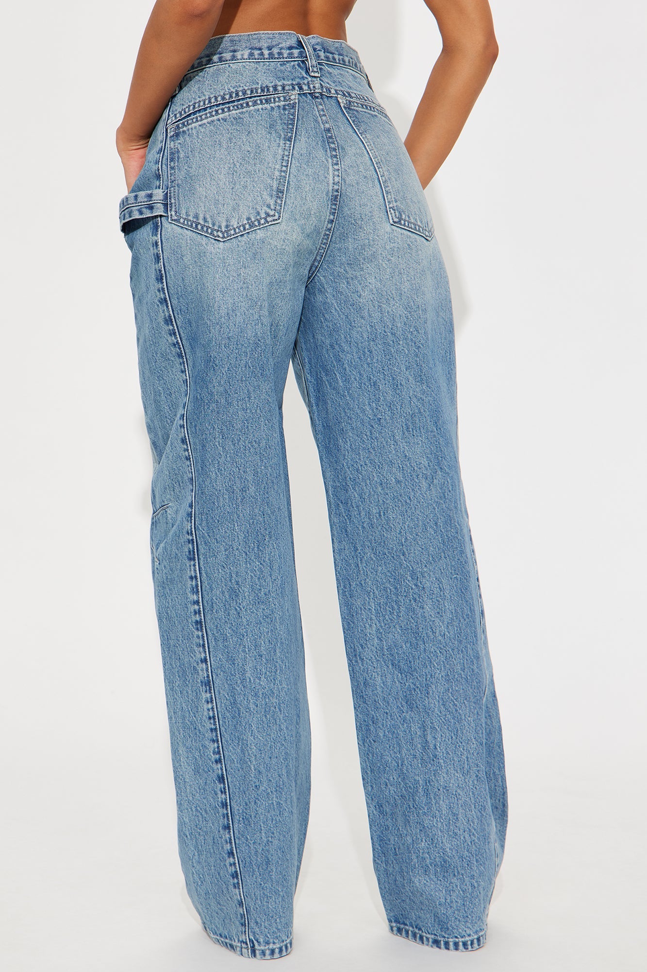 East Coast Straight Leg Jeans - Medium Wash