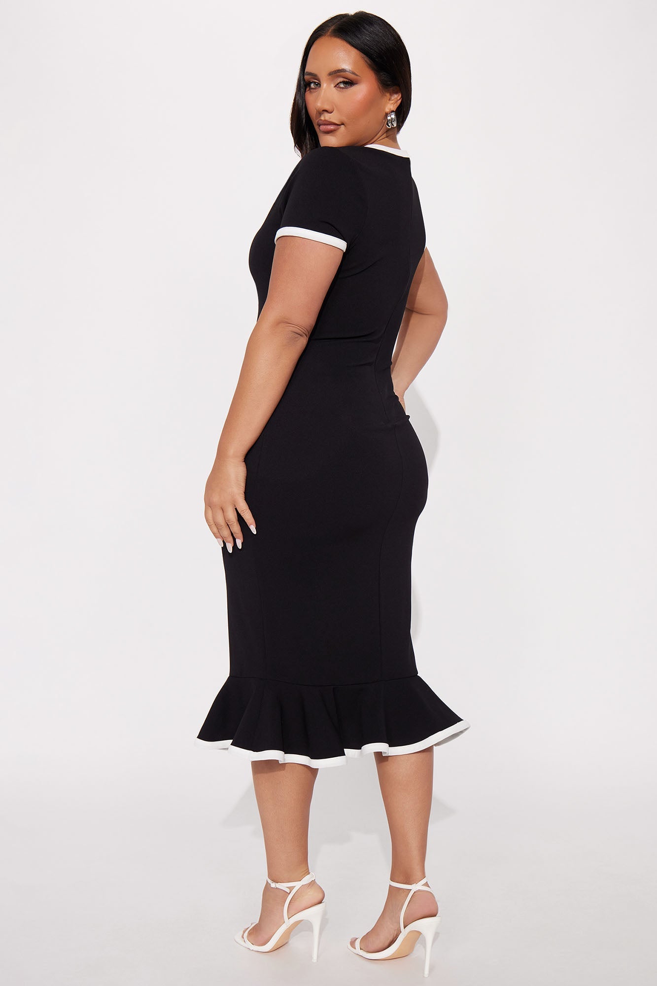 Set The Bar Short Sleeve Midi Dress - Black/White