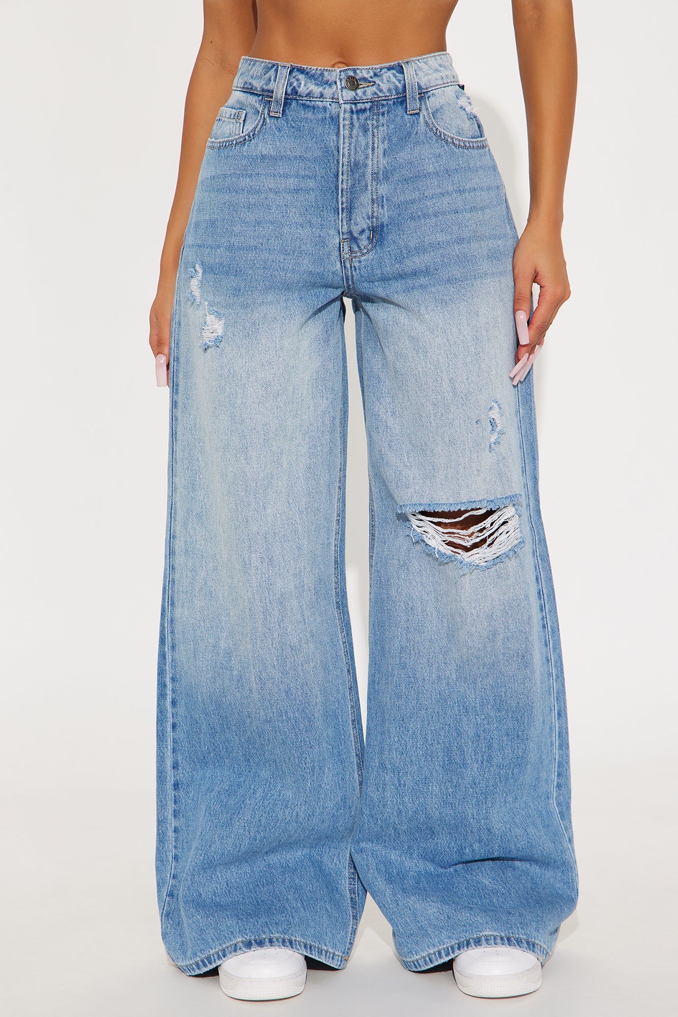 On Holiday Ripped Baggy Jeans - Medium Wash