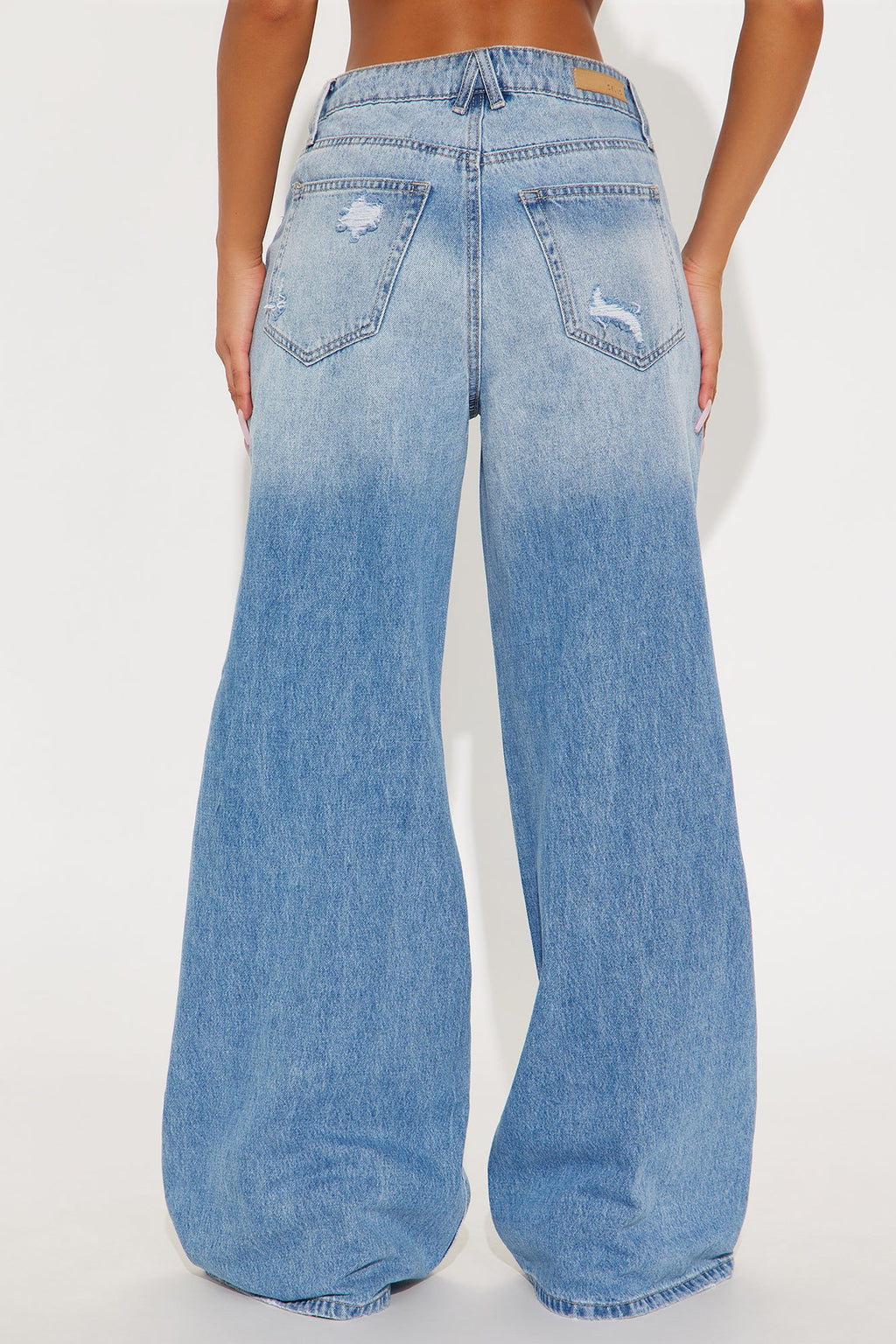 On Holiday Ripped Baggy Jeans - Medium Wash