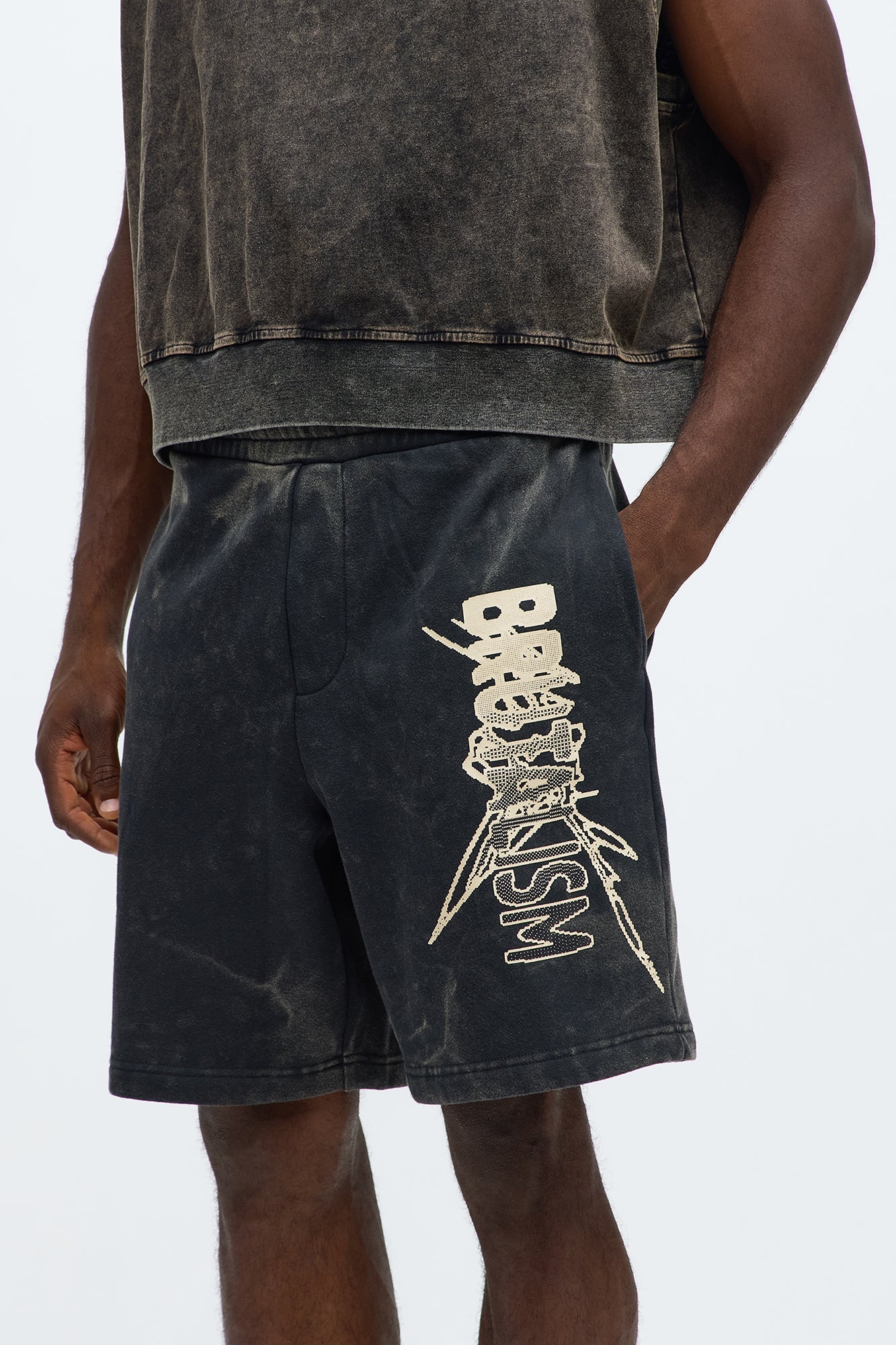 Brutalism With Stars Sweatshort - Black/combo
