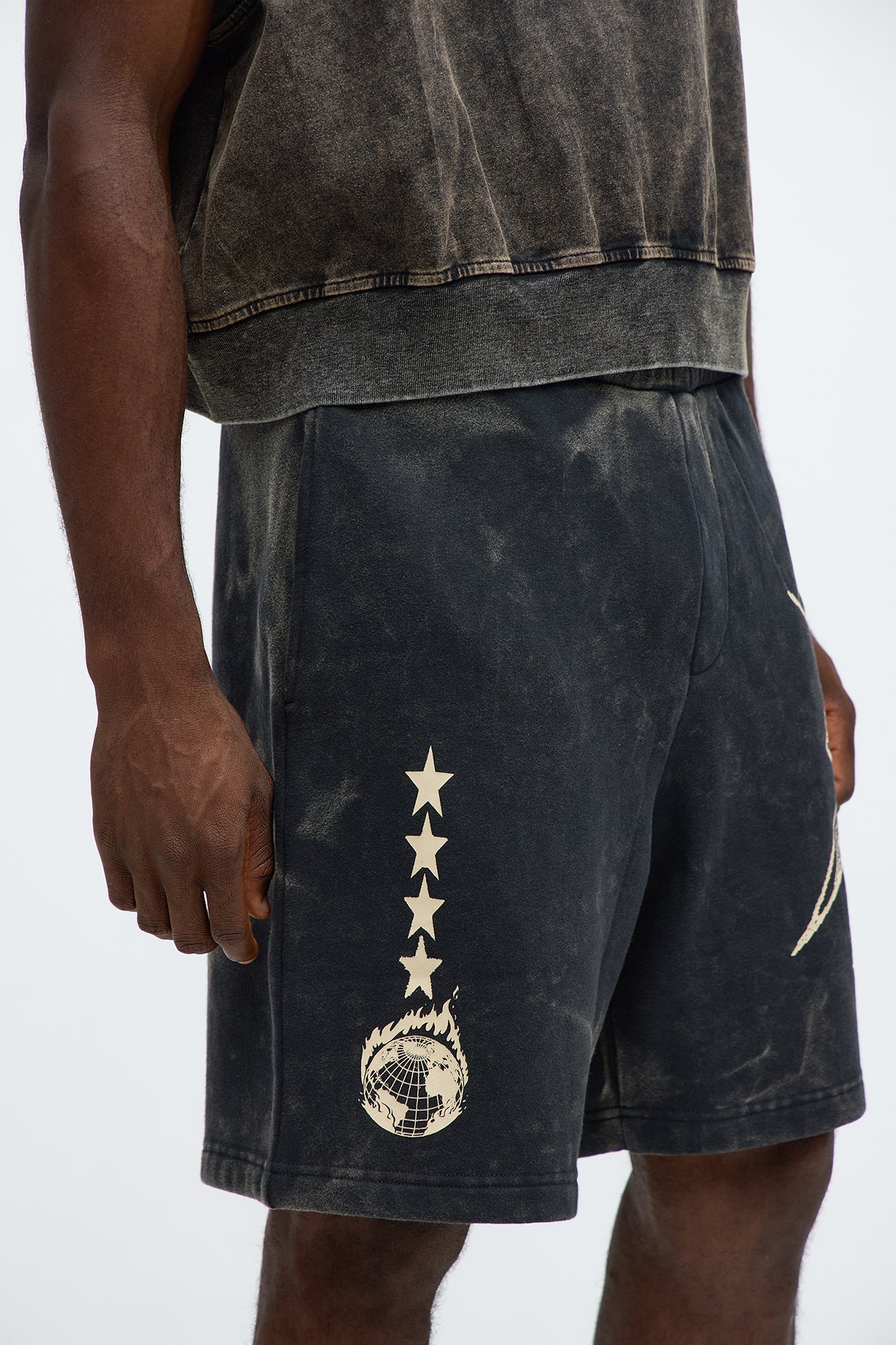 Brutalism With Stars Sweatshort - Black/combo