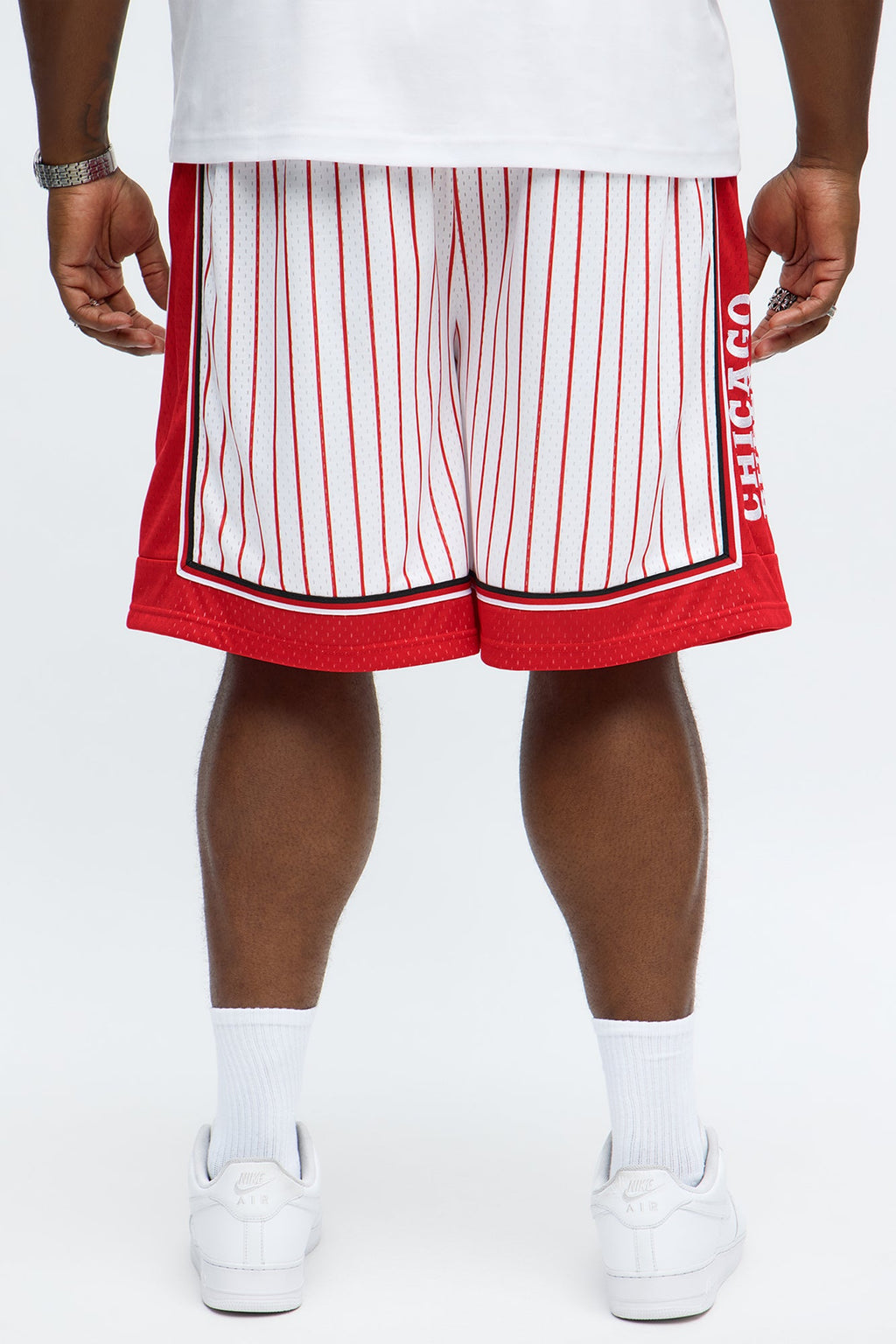 Bulls Relaxed Fit Striped Shorts - Cream