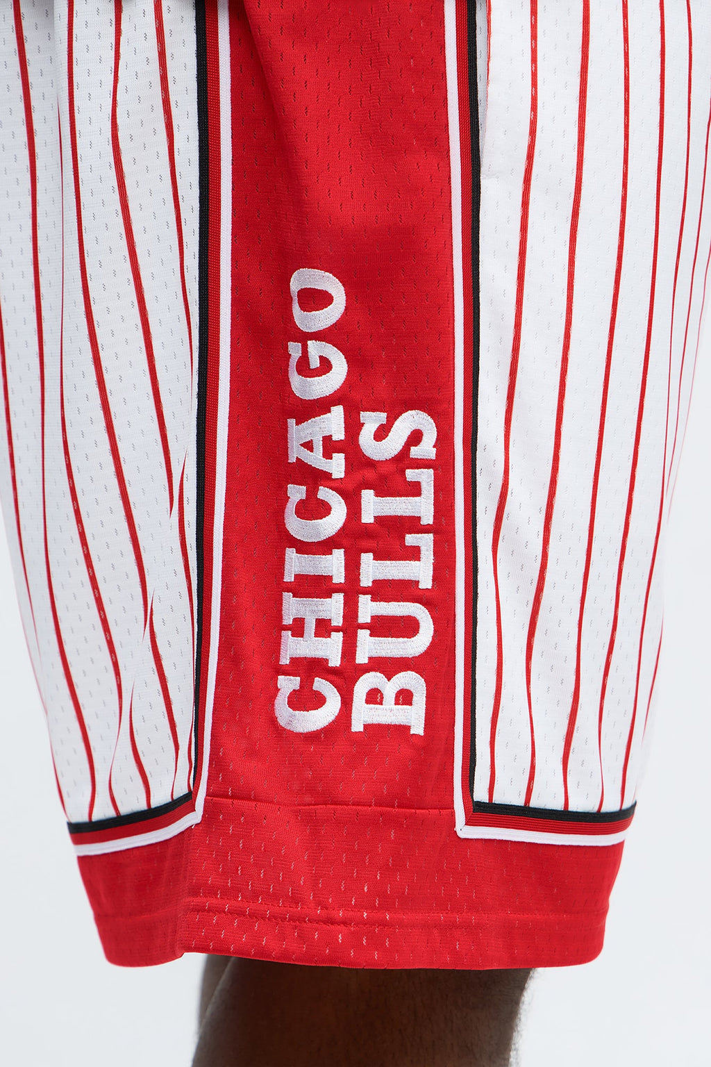 Bulls Relaxed Fit Striped Shorts - Cream
