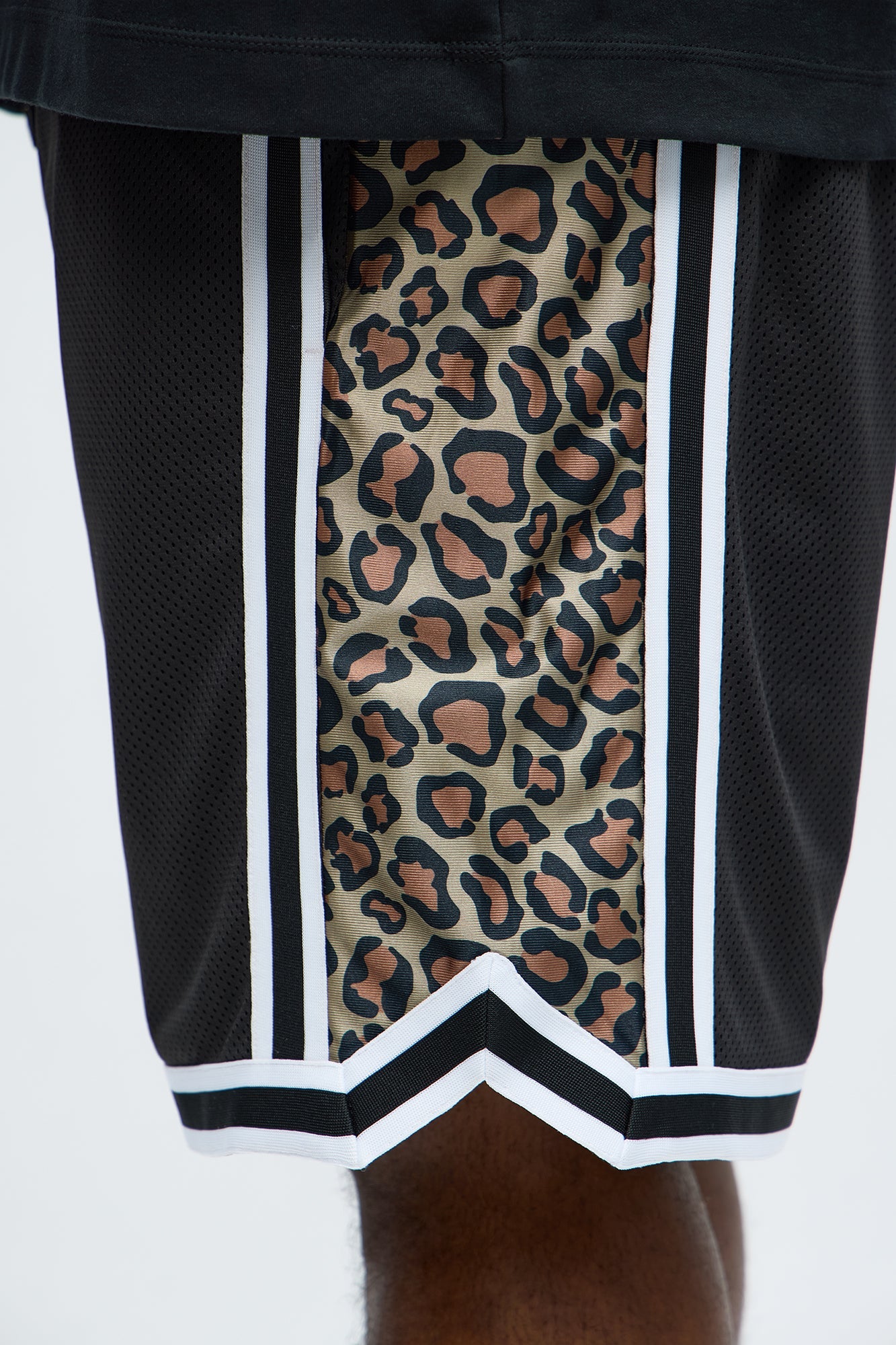 Relaxed Animal Print Panels Shorts - Black