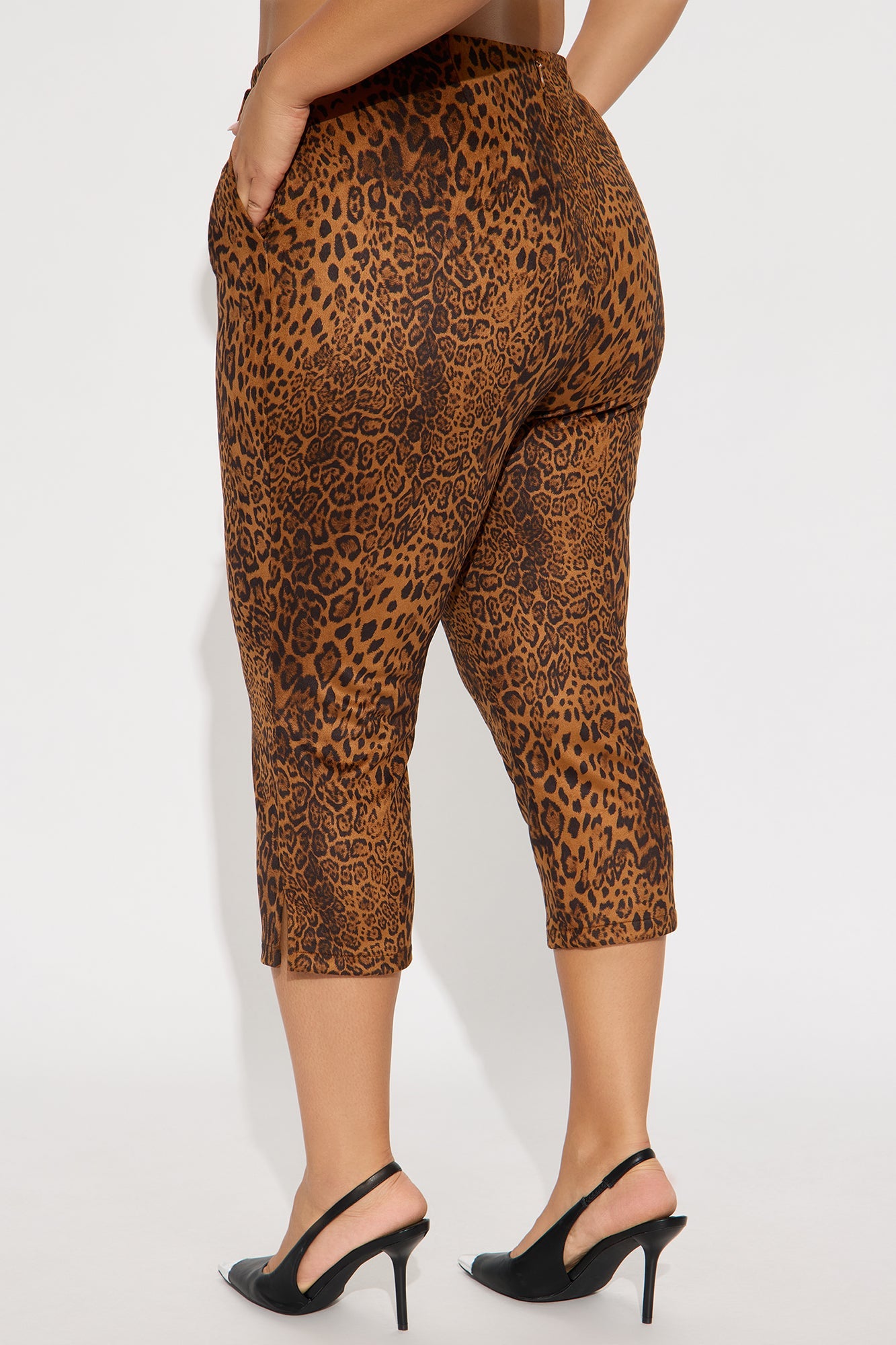 Simply Yours Faux Suede Leopard Capri Pant - Leopard