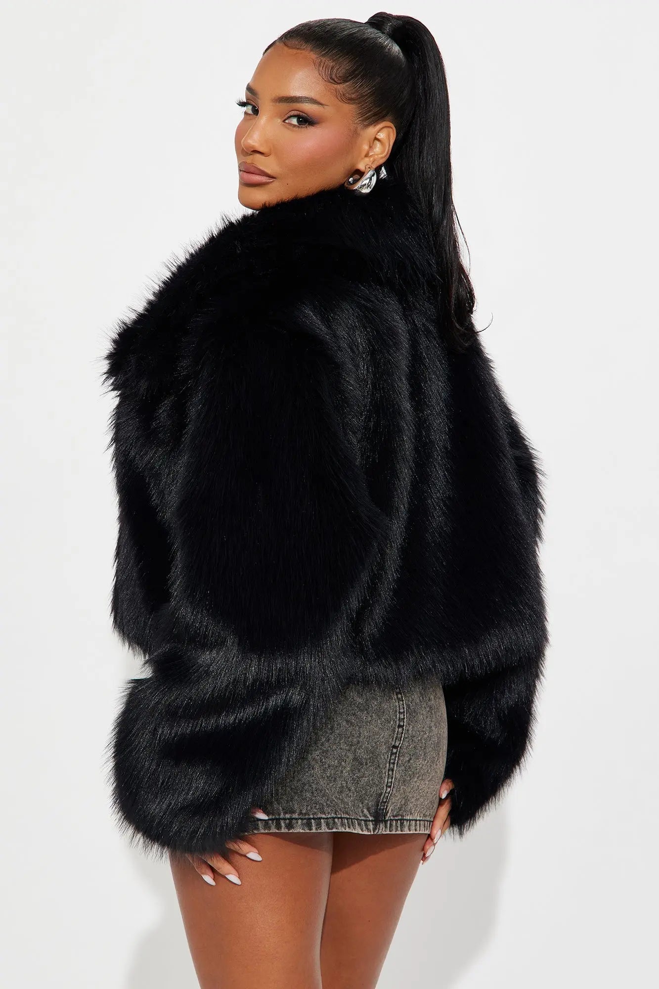 Full Of Charisma Faux Fur Cropped Coat - Black 