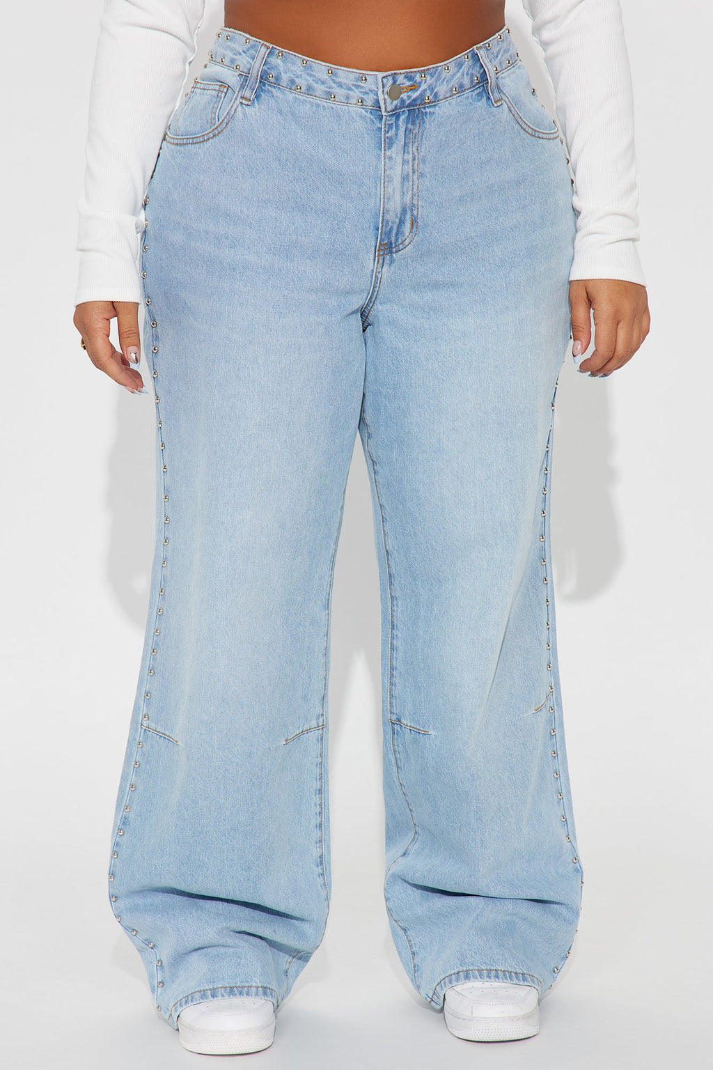 Studded Kiss Embellished Baggy Jeans - Light Wash