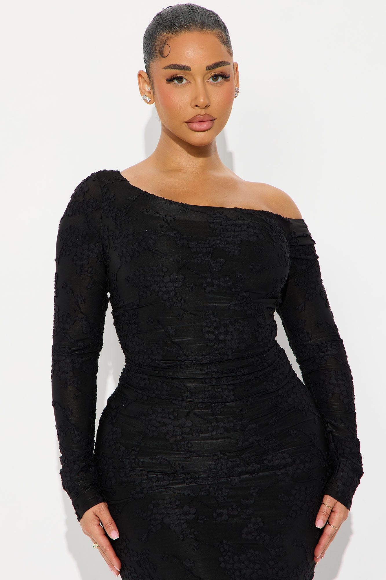 Ellie Off Shoulder Textured Maxi Dress - Black