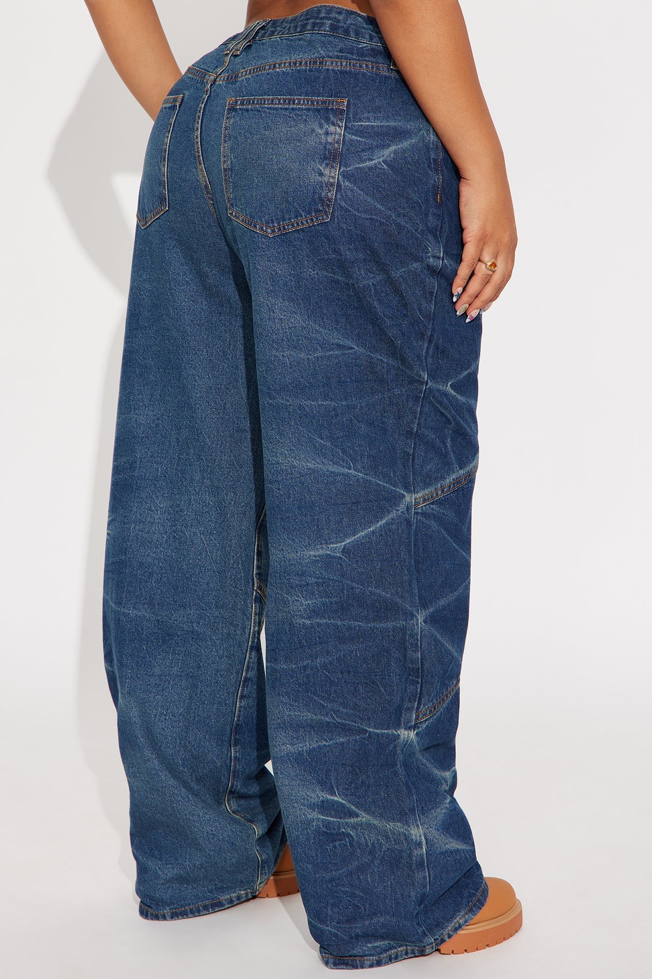 Ocean Eyes Seaming Straight Leg Jeans - Medium Wash