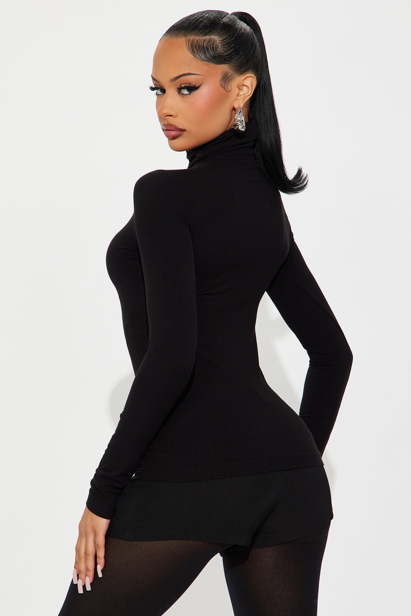 Dana Turtleneck Ribbed Top - Black