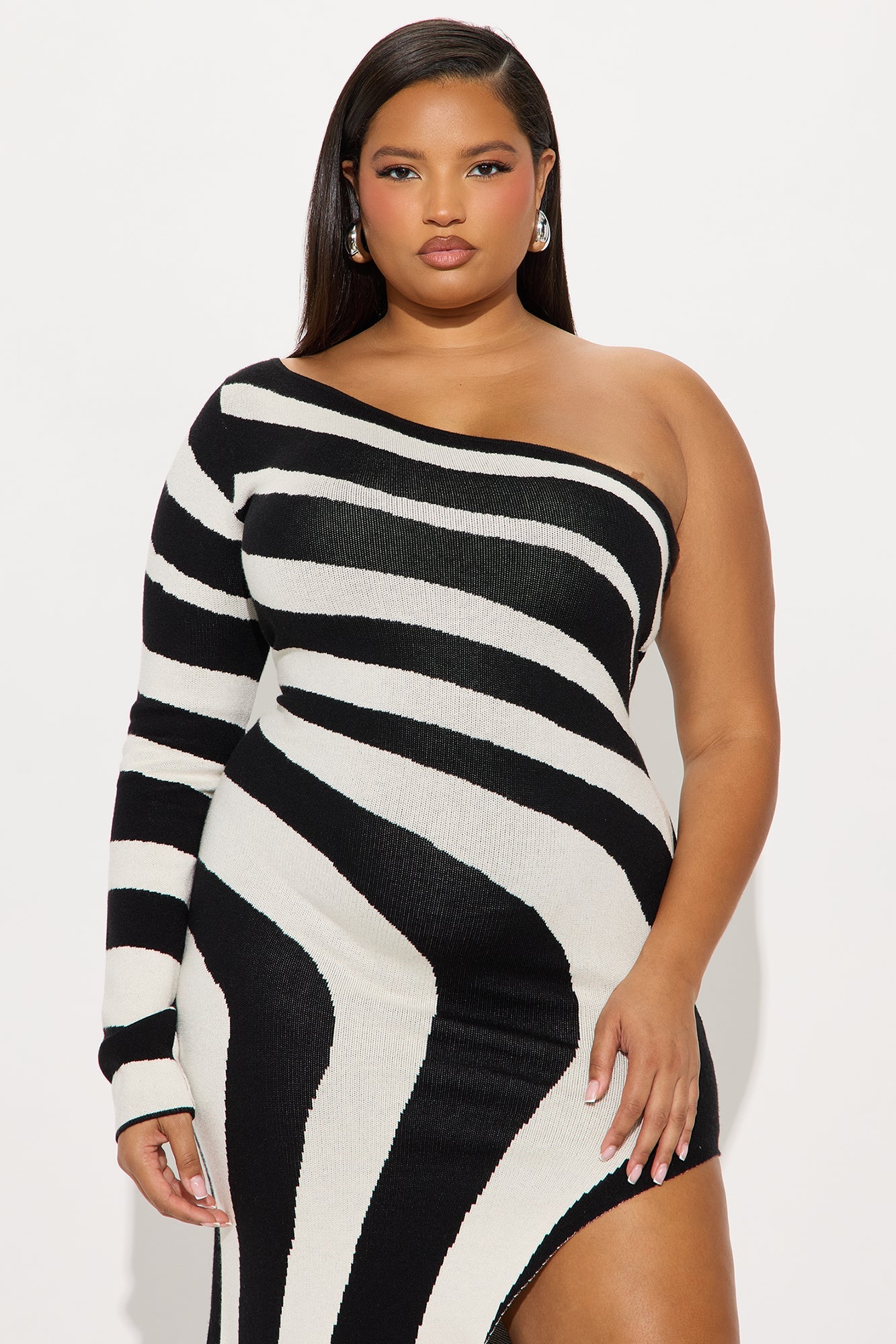 Platinum Nights Sweater Maxi Dress - Black/White