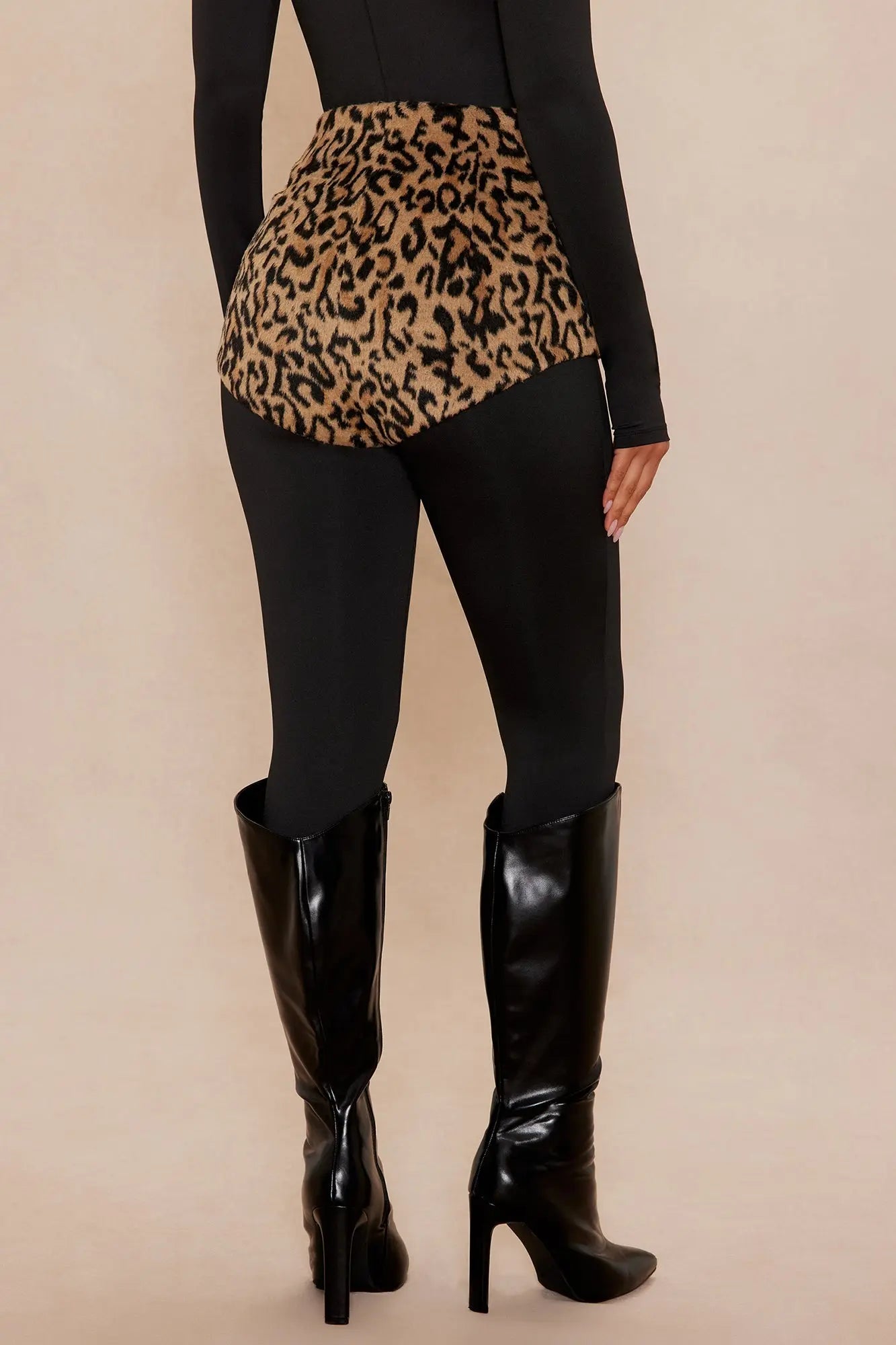 Tanesha Wool Short - Leopard 