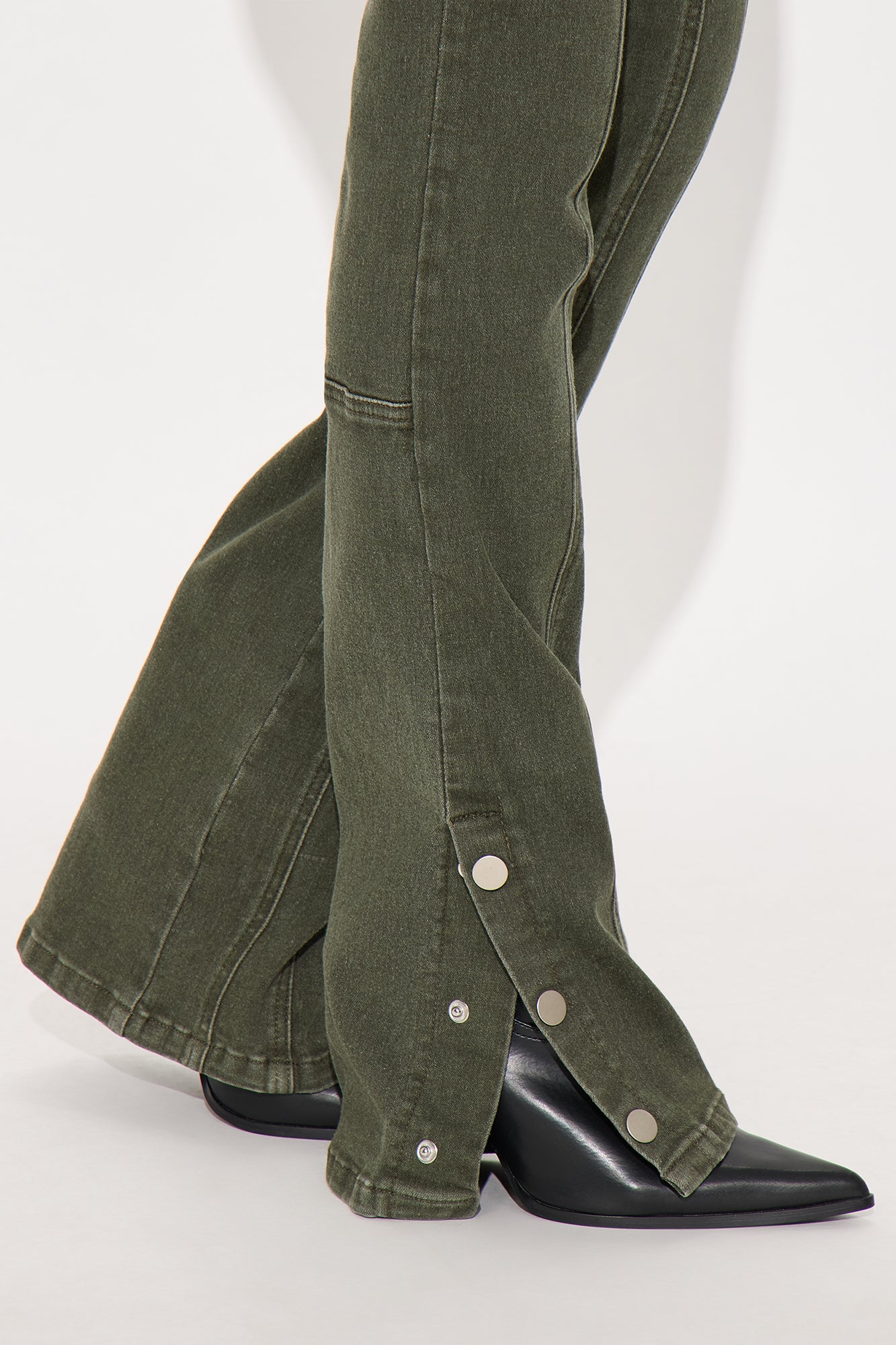Chasin' You Mineral Wash Pant - Dark Olive 