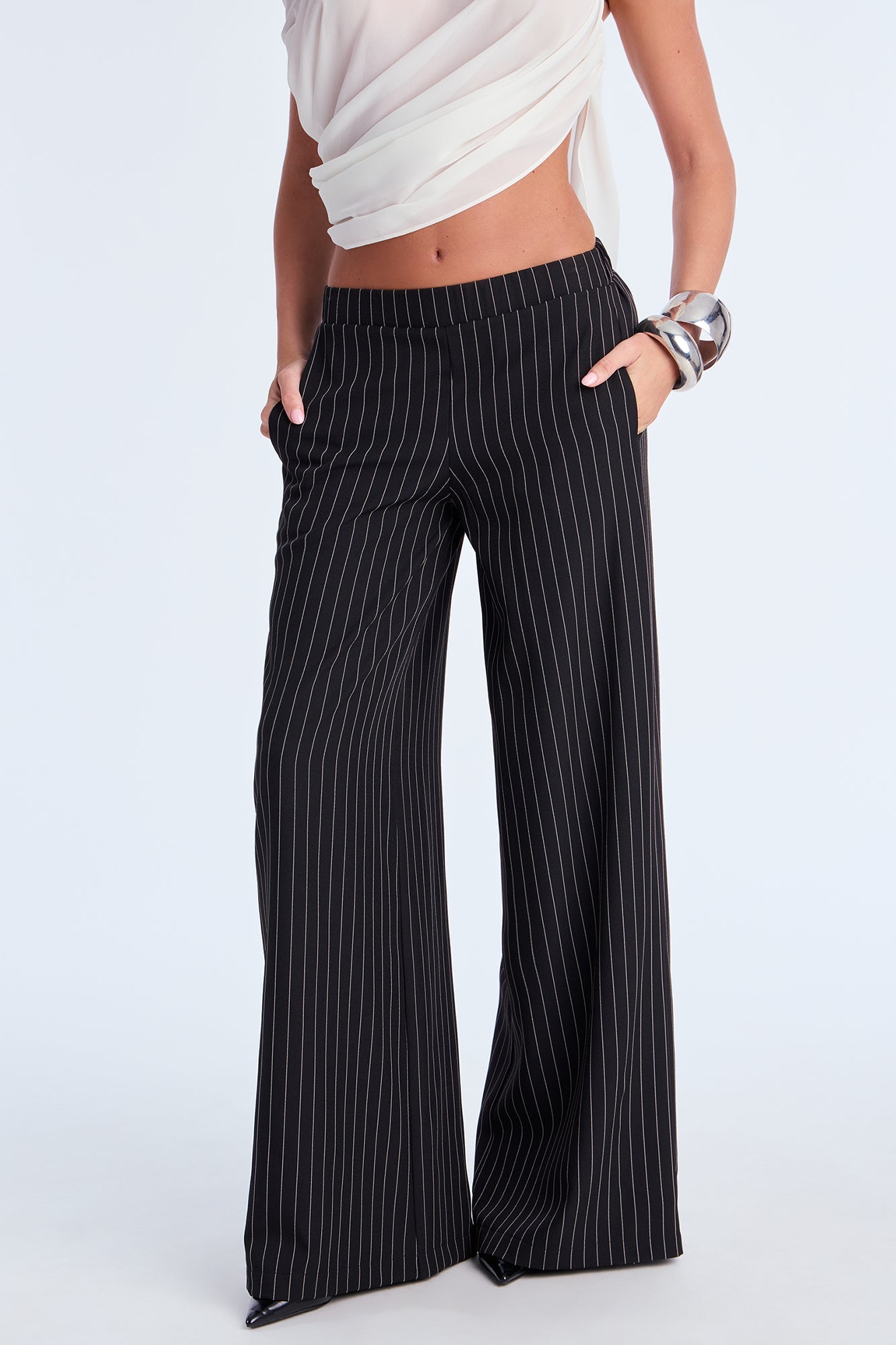 Easy To Wear Pinstripe Wide Leg Pant 32″ - Black