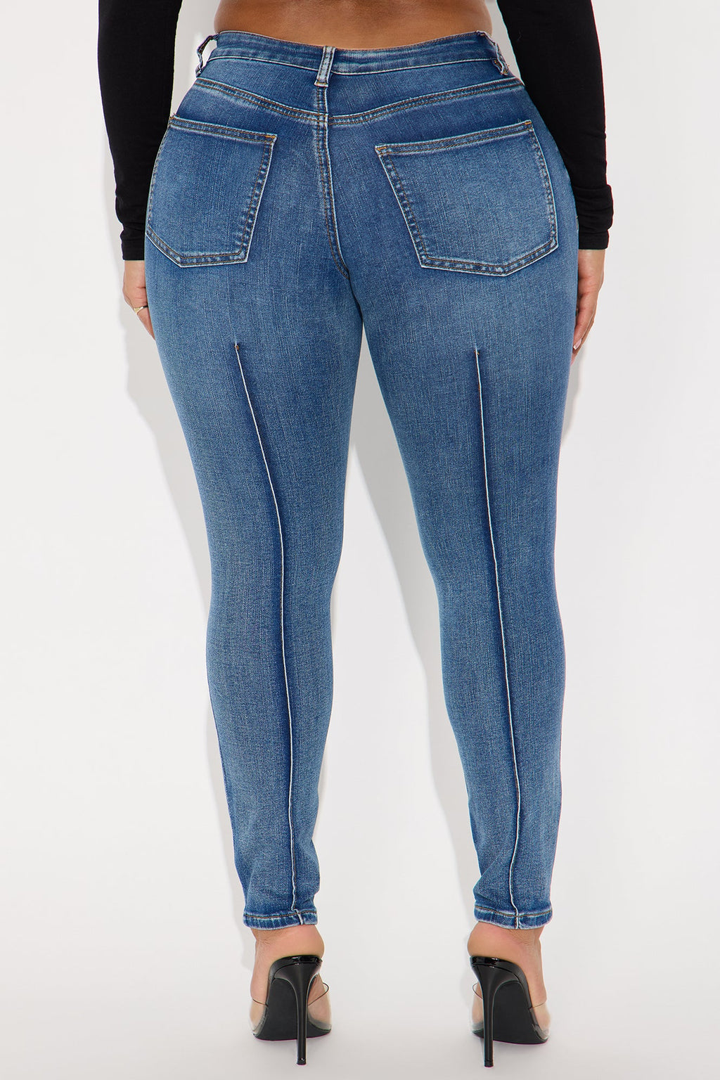 Seamingly Beautiful Low Rise Skinny Jeans - Medium Wash