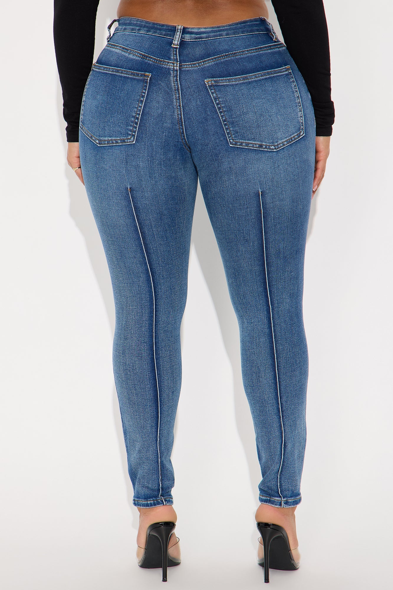 Seamingly Beautiful Low Rise Skinny Jeans - Medium Wash