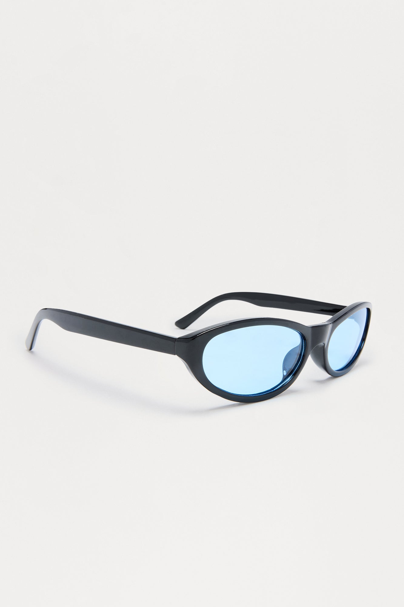 The Visionary Round Sunglasses - Black/Blue
