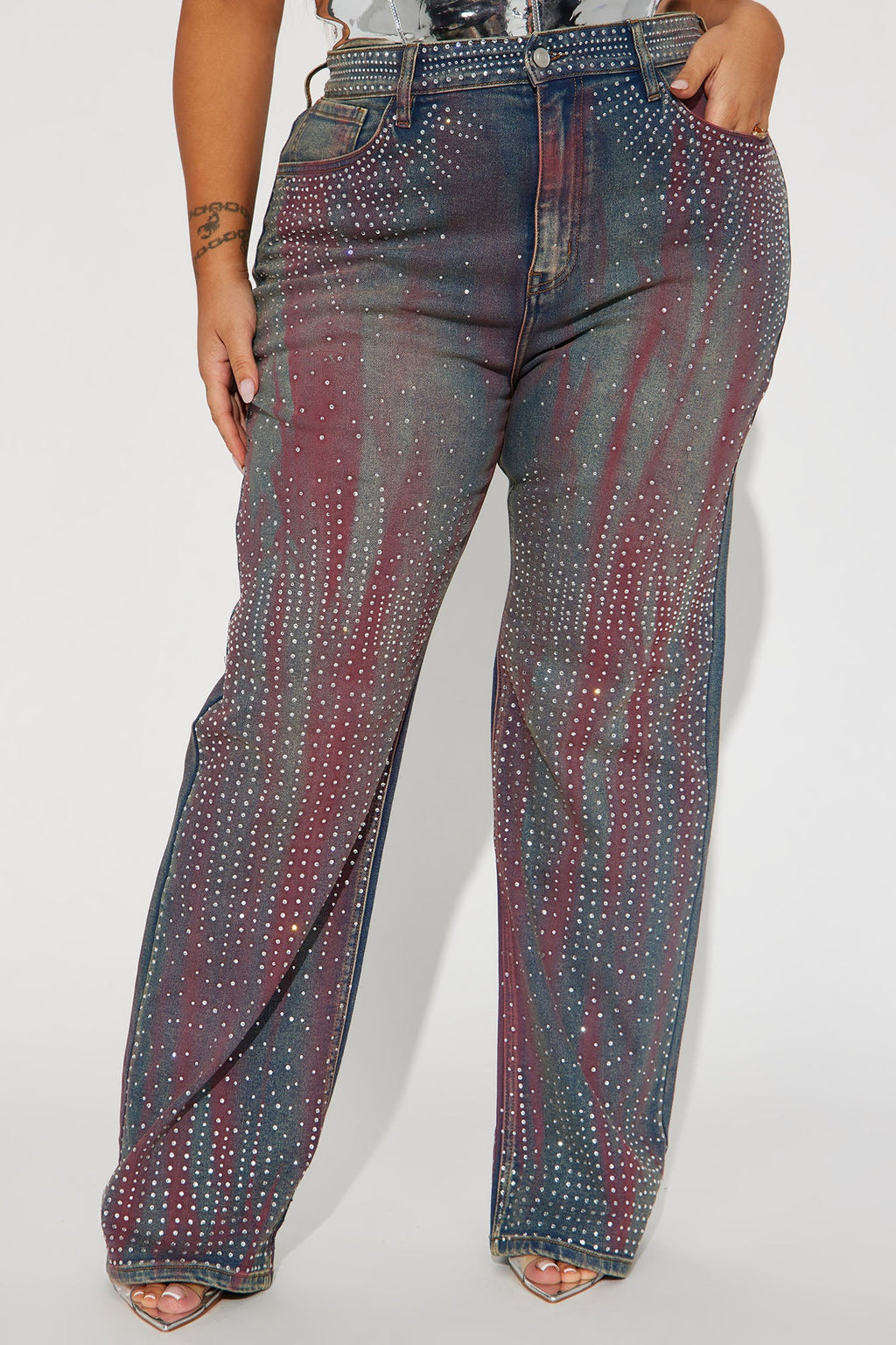 Daydreaming Embellished Straight Leg Jeans - Medium Wash