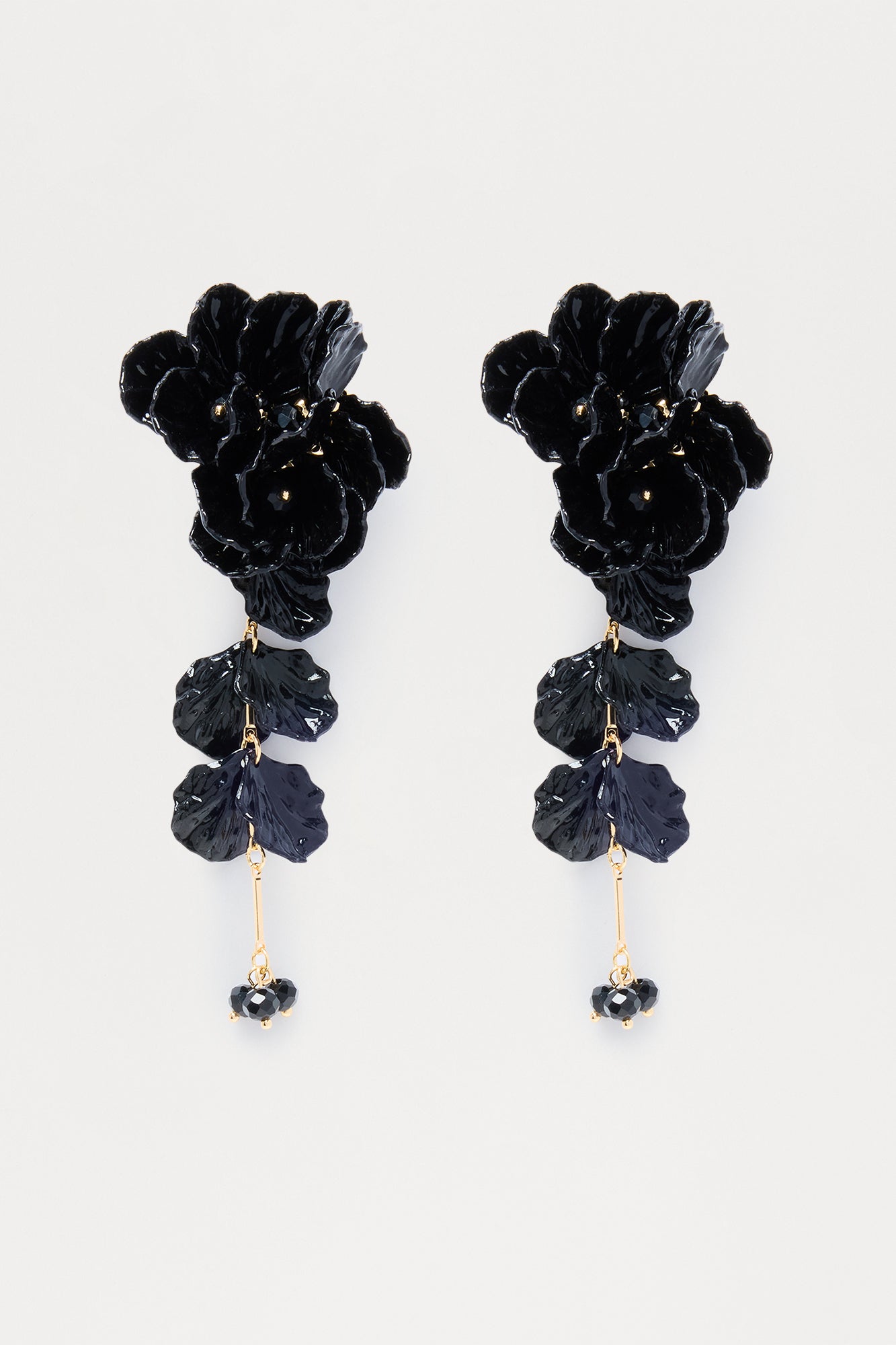 The Dreamiest Bouquet Earrings - Black