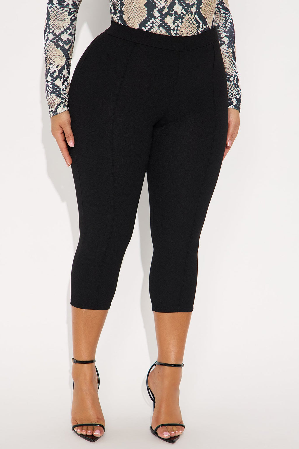 Brenda Mid Rise Knit Crepe Pintuck Capri Legging 21″ - Black