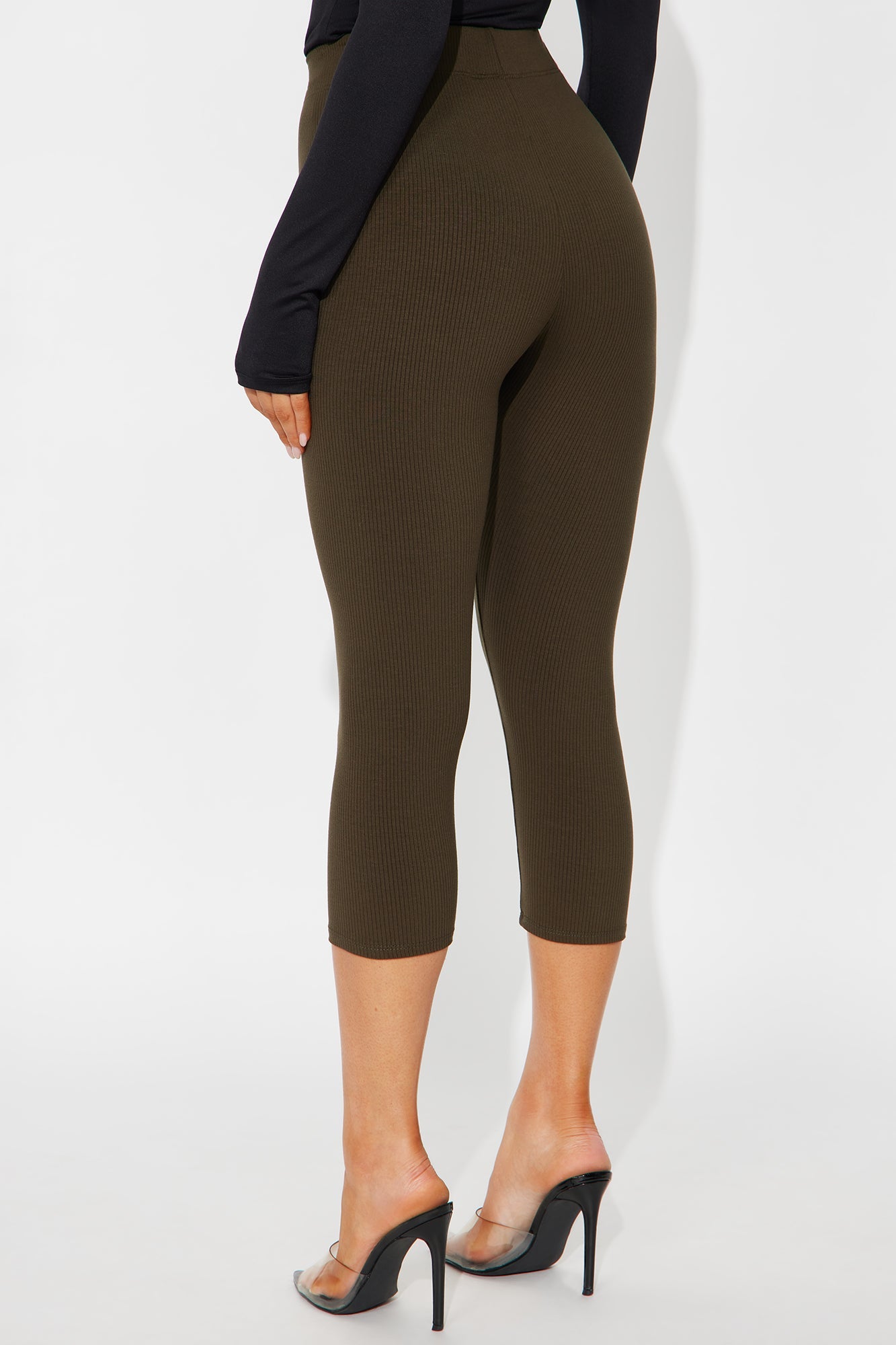 Tory Rib Heavy Contoured High Waisted Capri Legging - Olive
