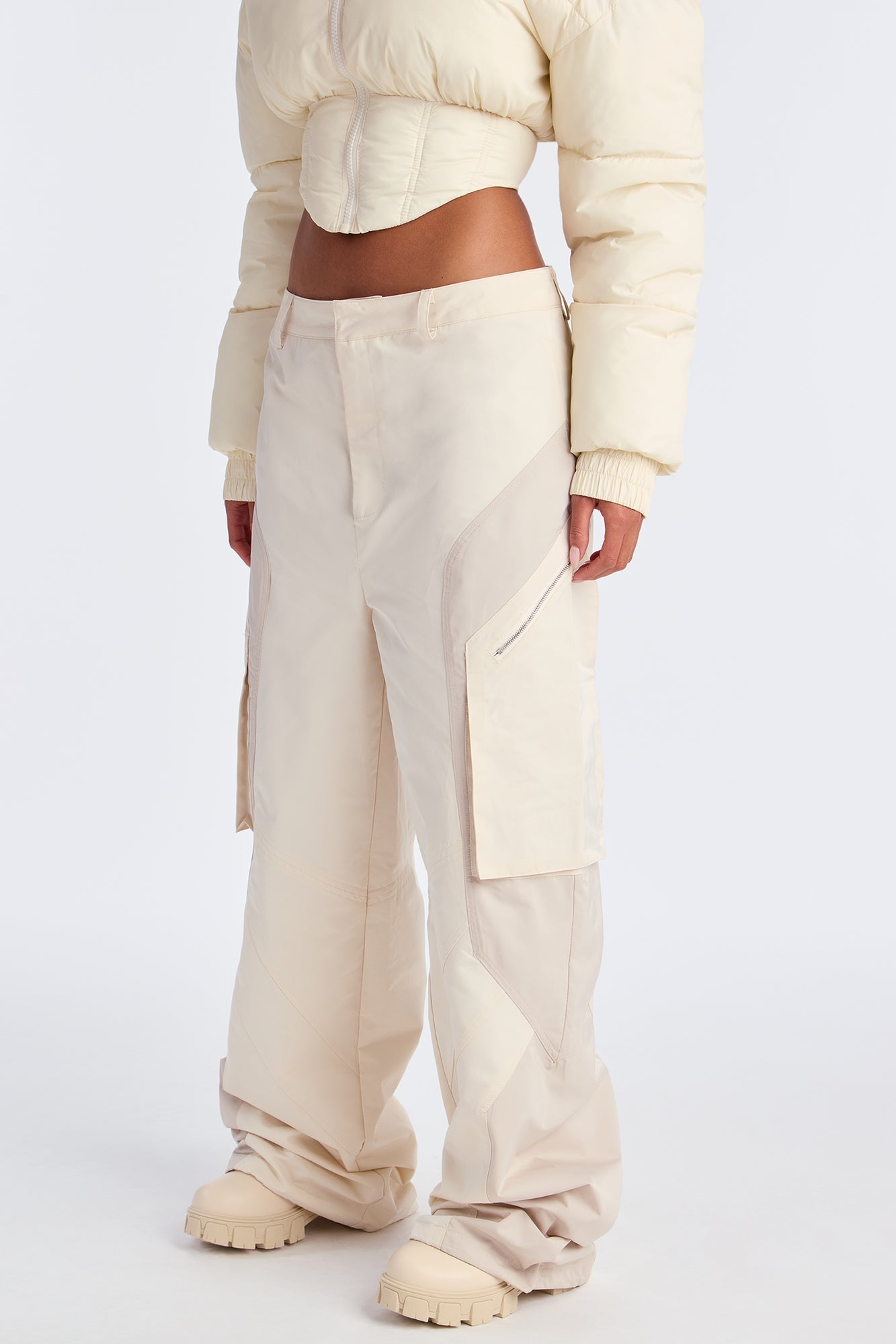 Get Ahead Windbreaker Jogger 31″ - Cream/combo 
