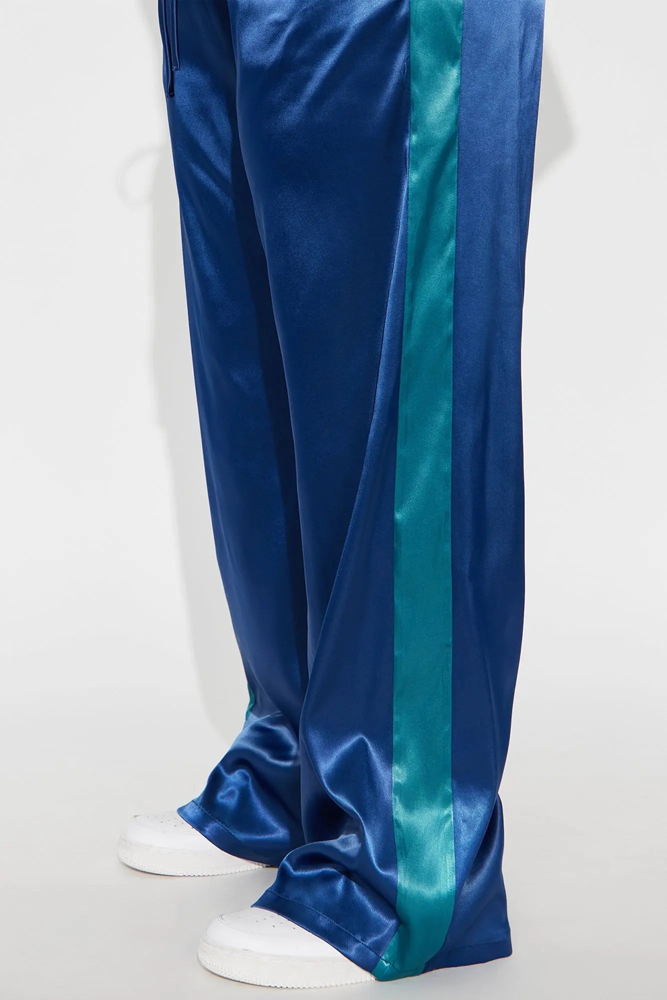 Bossed Up Satin Wide Leg Pant 33″ - Navy/combo 