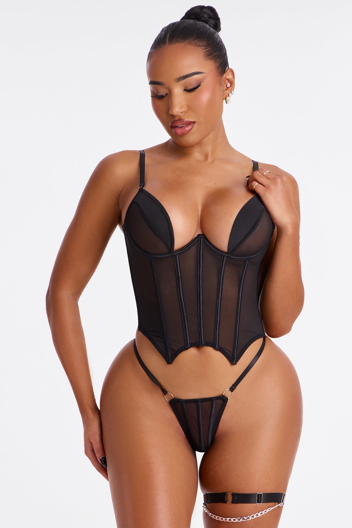 Karissa 3 Piece Lace Bra And Panty Garter Set - Black