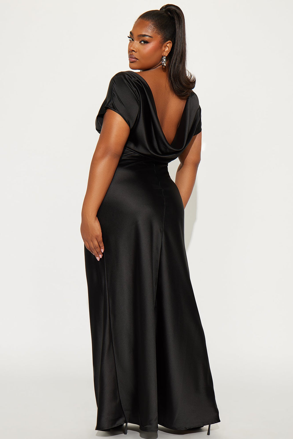 Gleaming Beauty Backless Maxi Gown - Black