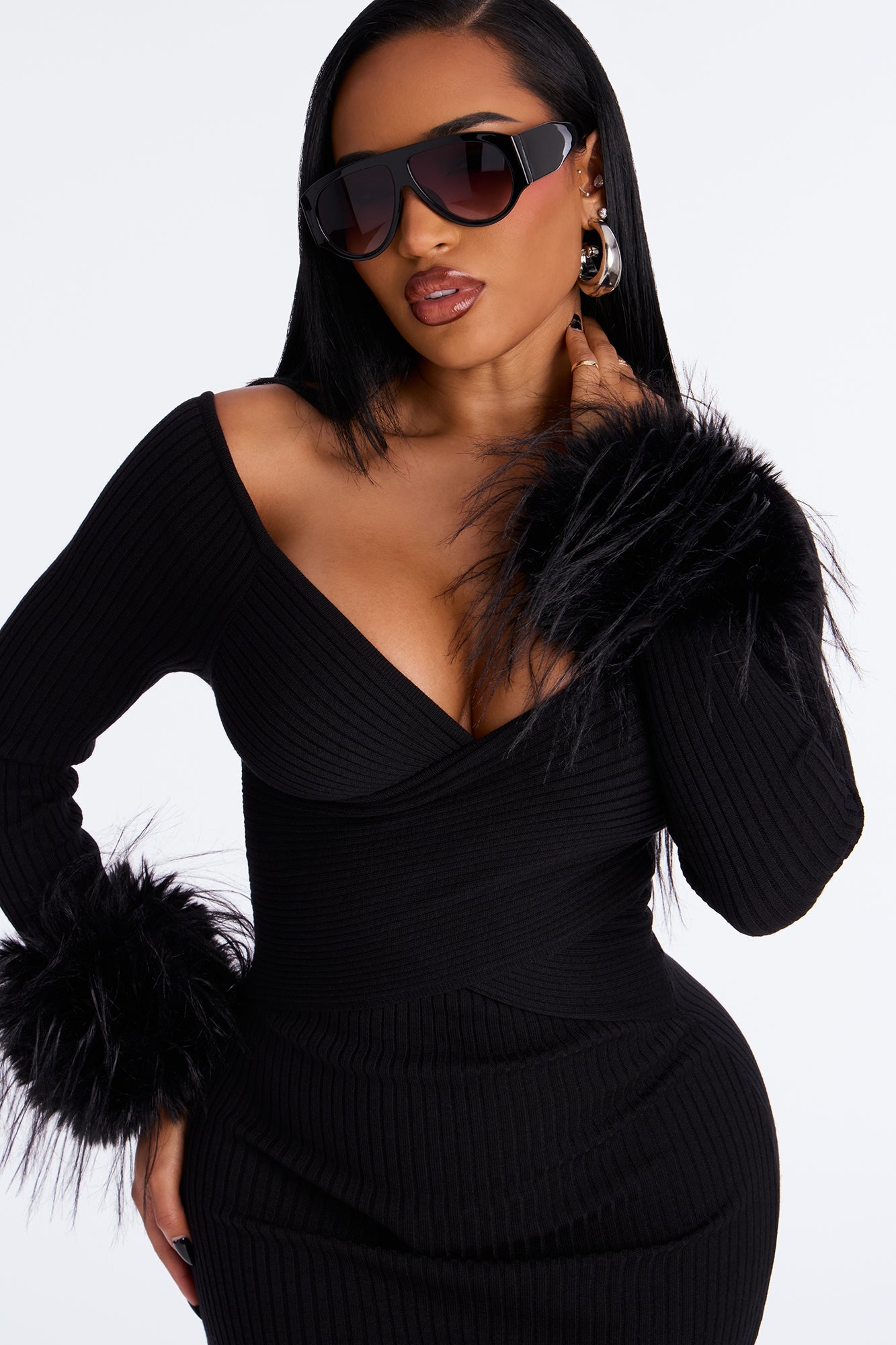 Cozy Plots Off Shoulder Maxi Dress - Black