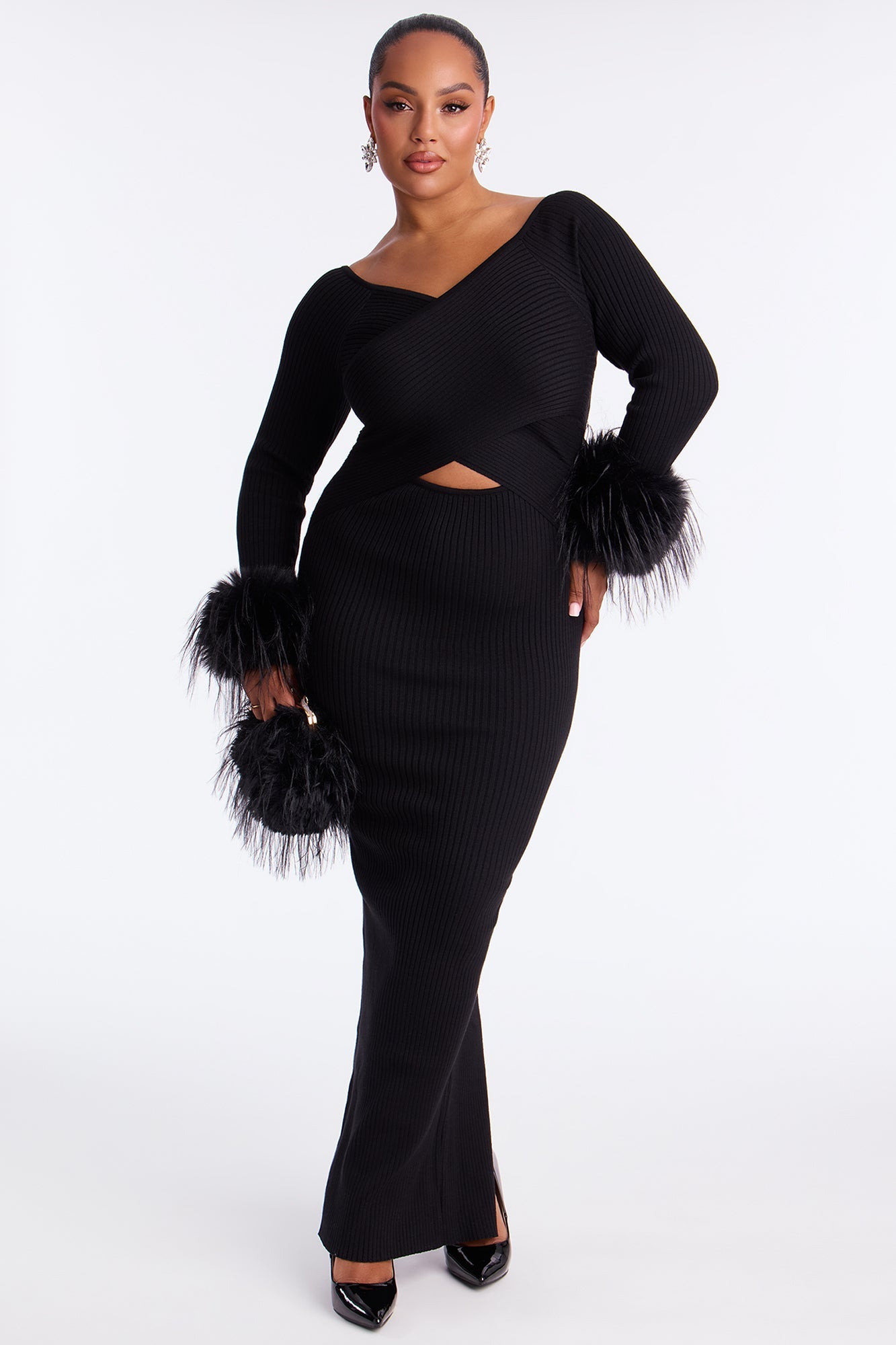 Cozy Plots Off Shoulder Maxi Dress - Black