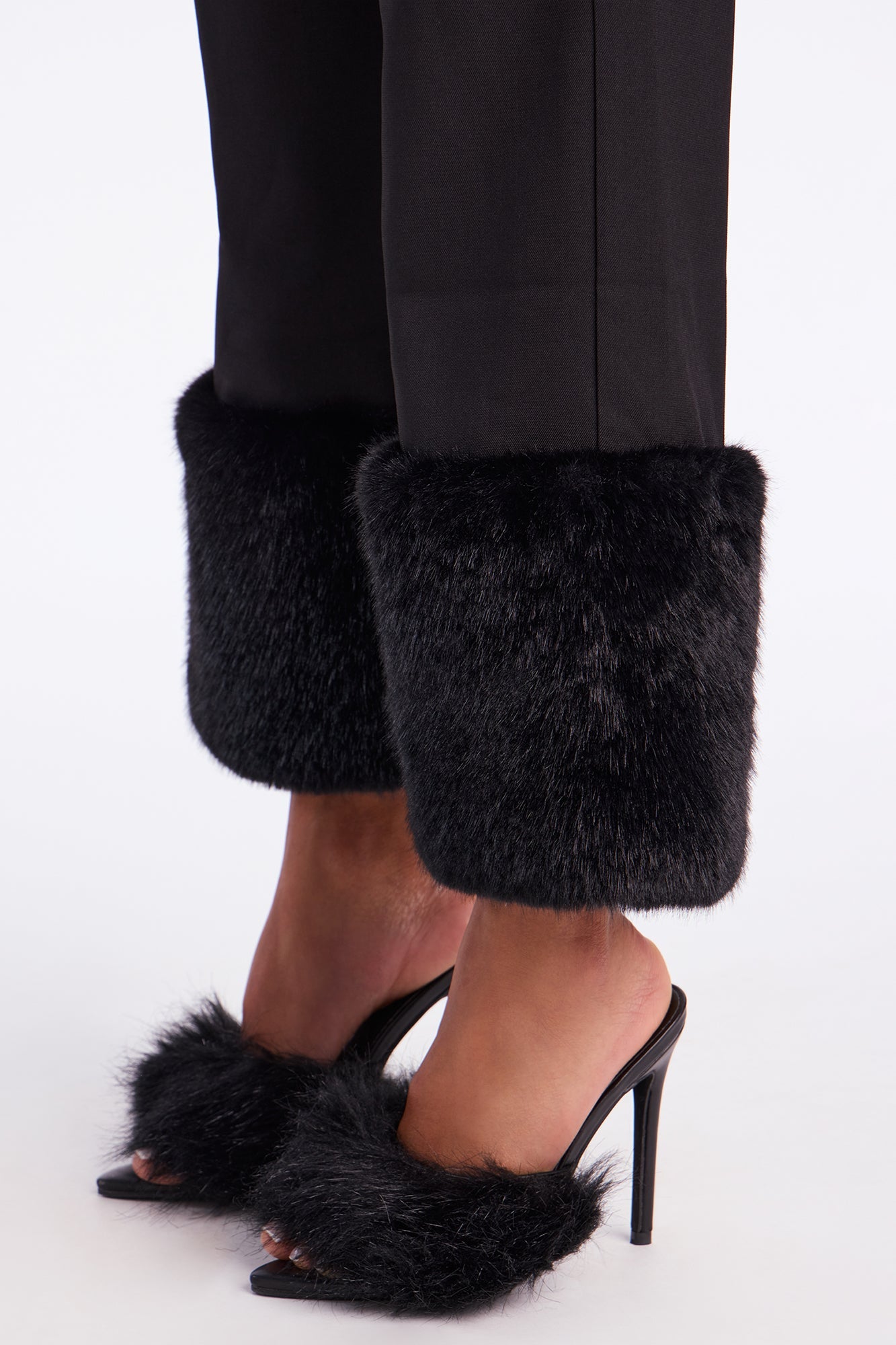 Set The Mood Fur Trim Capri Pant 26.5″ - Black