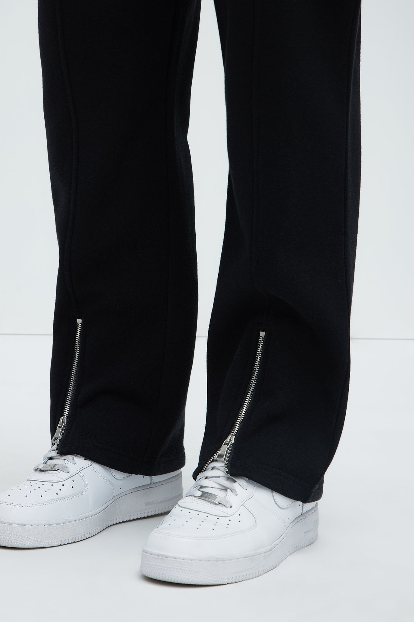 Tyson Elm Zip Hem Straight Sweatpants - Black
