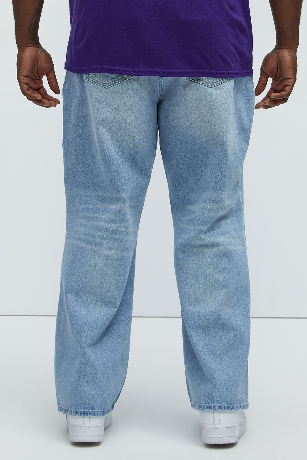 Classic Straight Fit Jeans - Light Wash