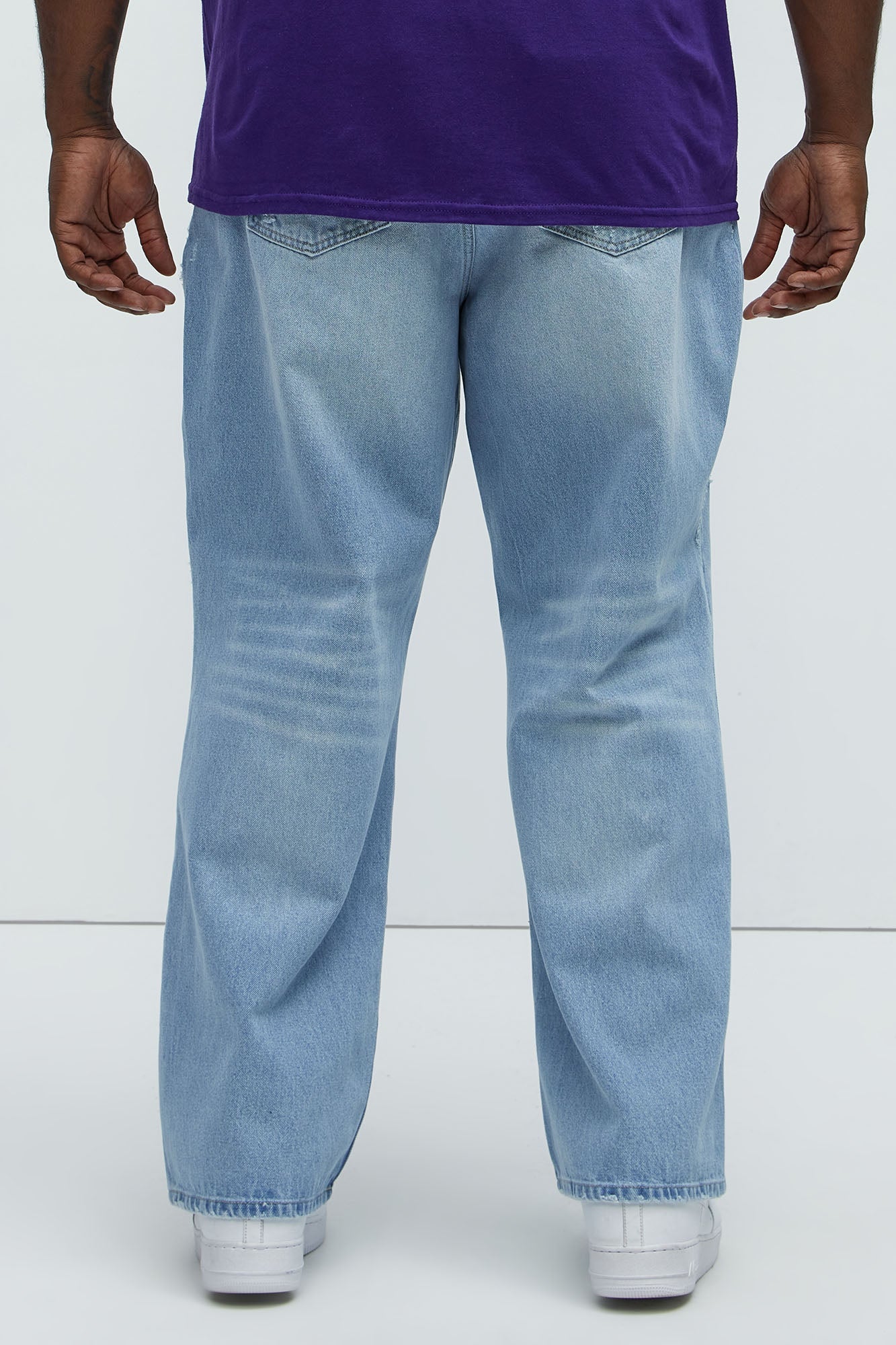 Classic Straight Fit Jeans - Light Wash